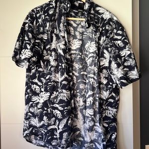 Men’s short sleeve dress shirt